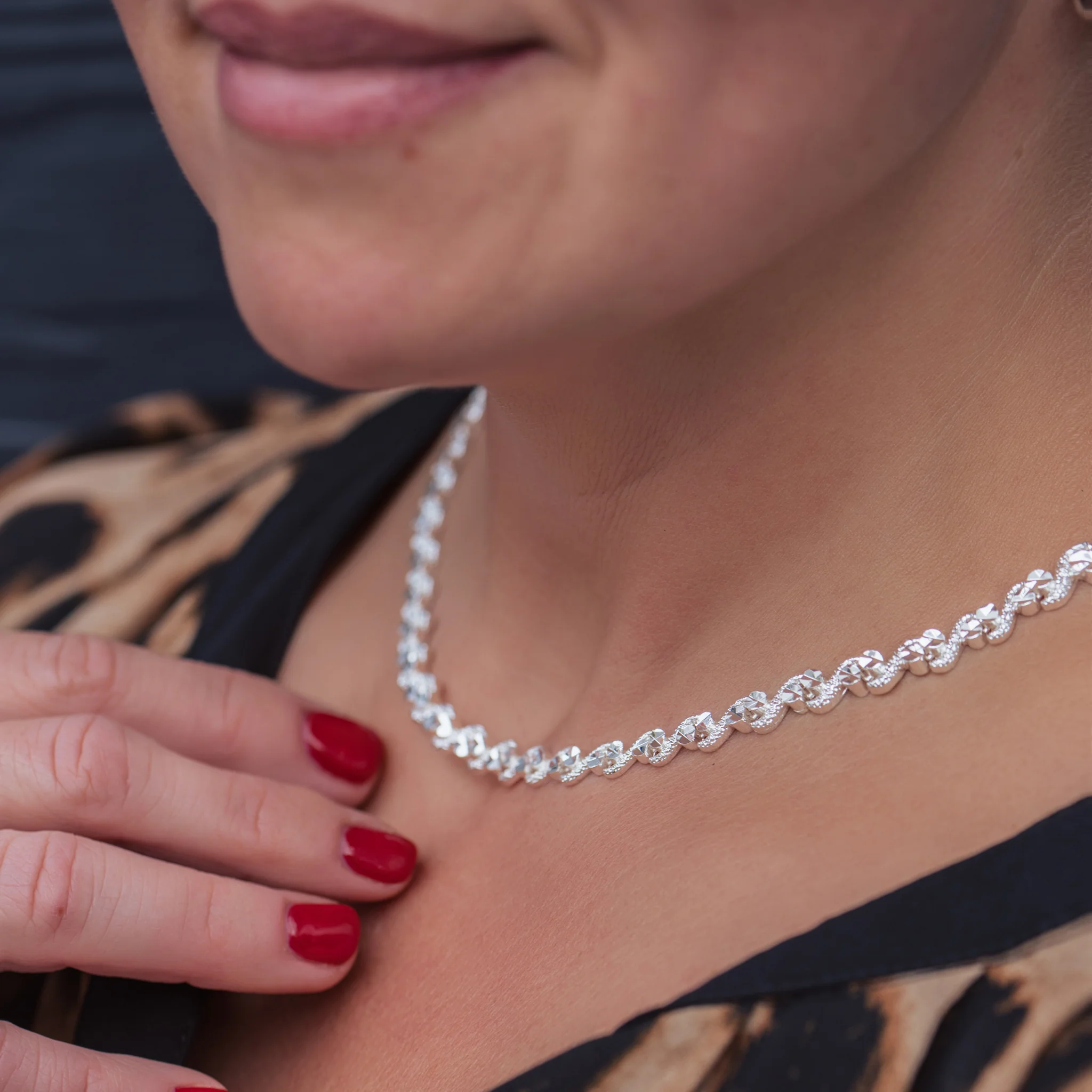 Circular Necklace and Bracelet Set - Image 3