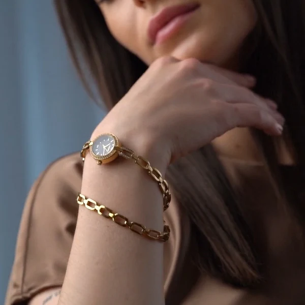 Ladies Watch Black Face with Bracelet Set - Image 3