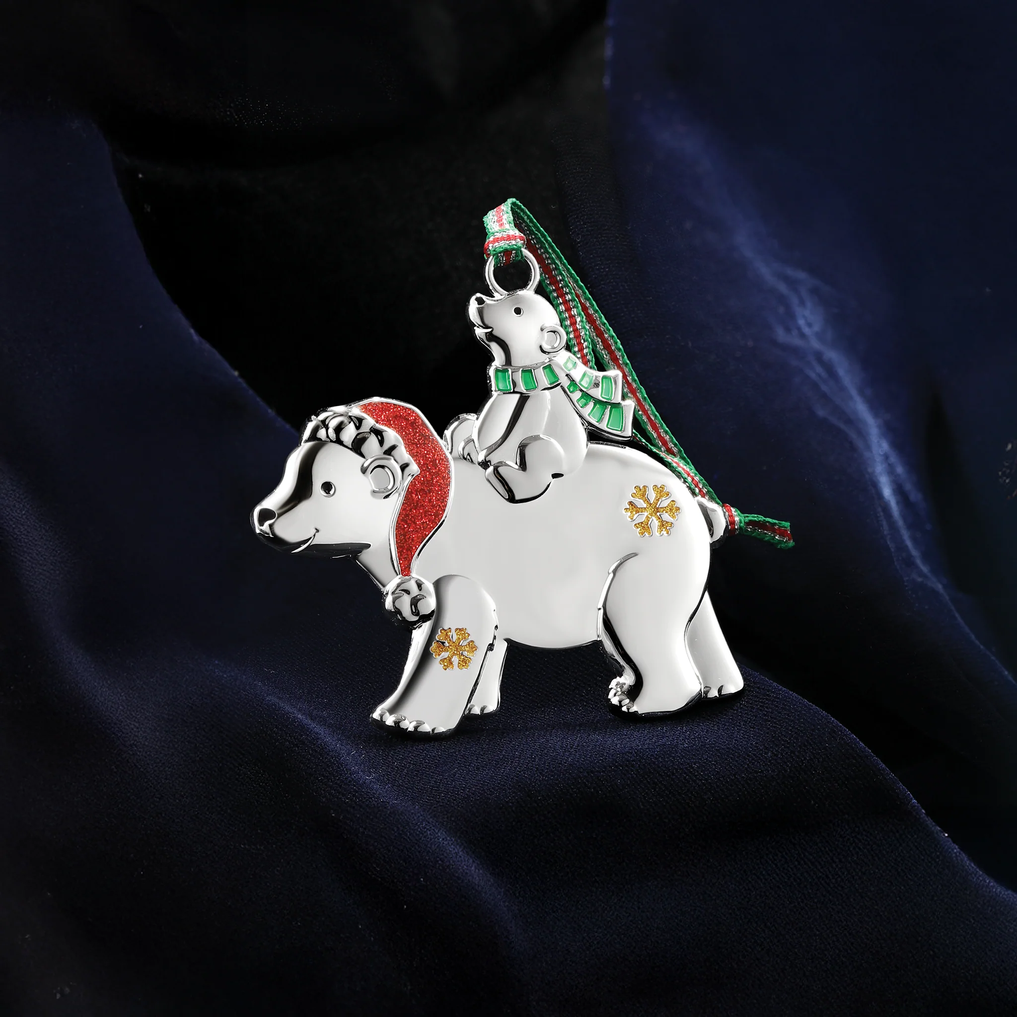 Polar Bear with Cub Christmas Tree Decoration - Image 2