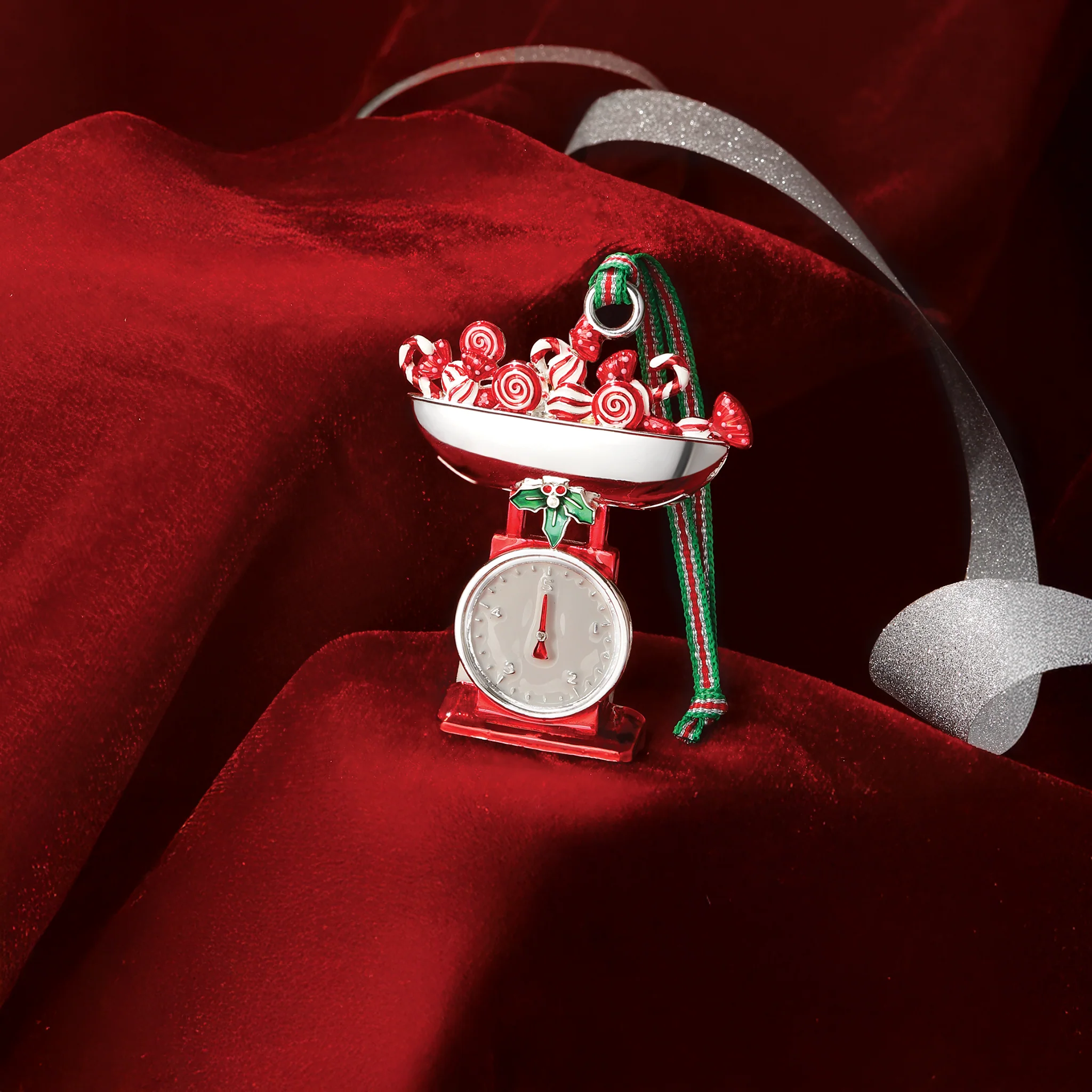 Retro Weighing Scales Christmas Tree Decoration - Image 3